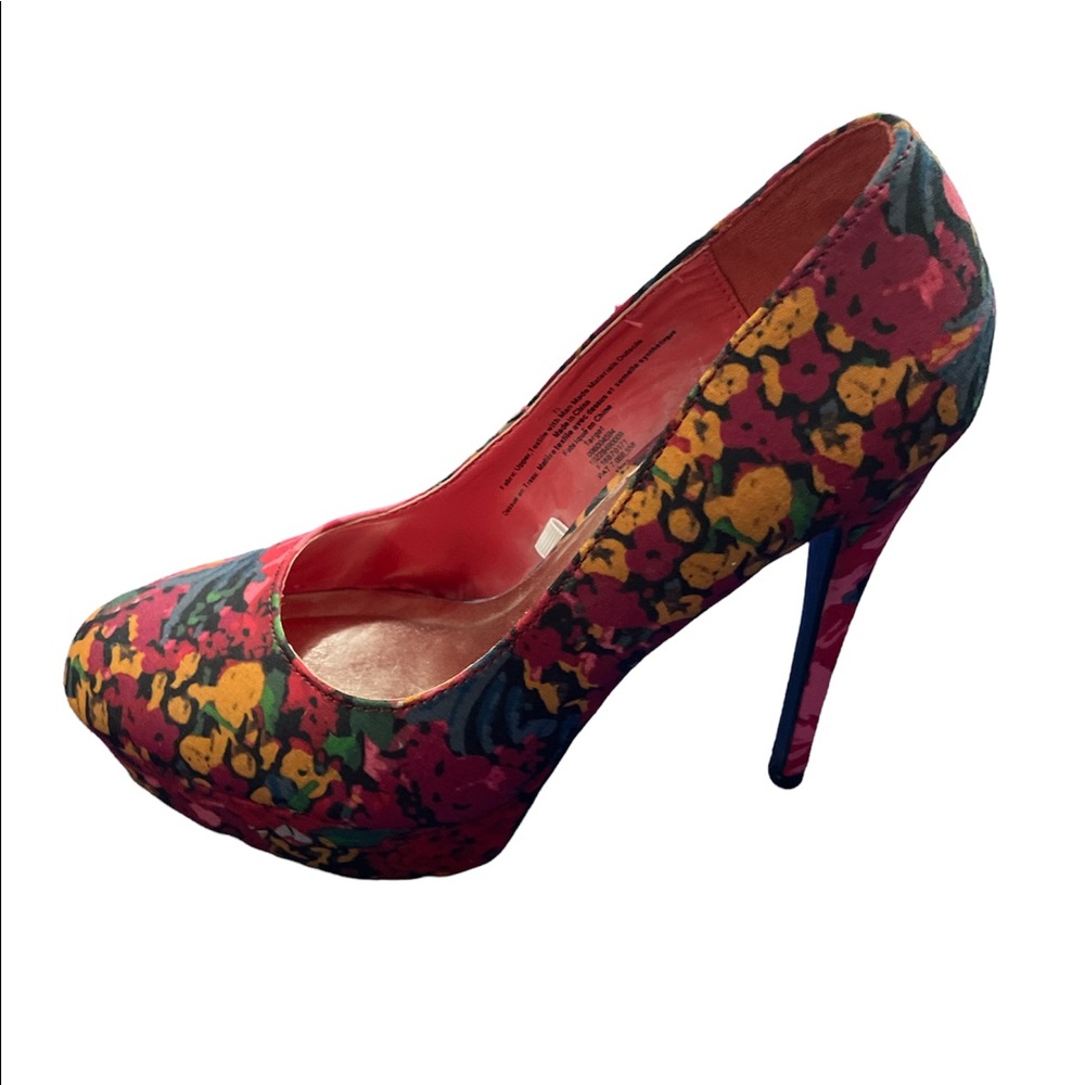 👠 Gorgeous platform heels with a colourful floral pattern size 7.5